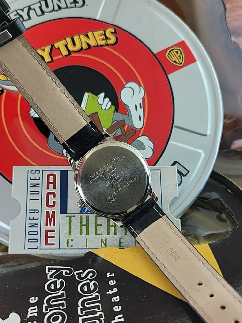 New 2003 Looney Tunes Watch Bugs Bunny Taz Tweety & Daffy Duck